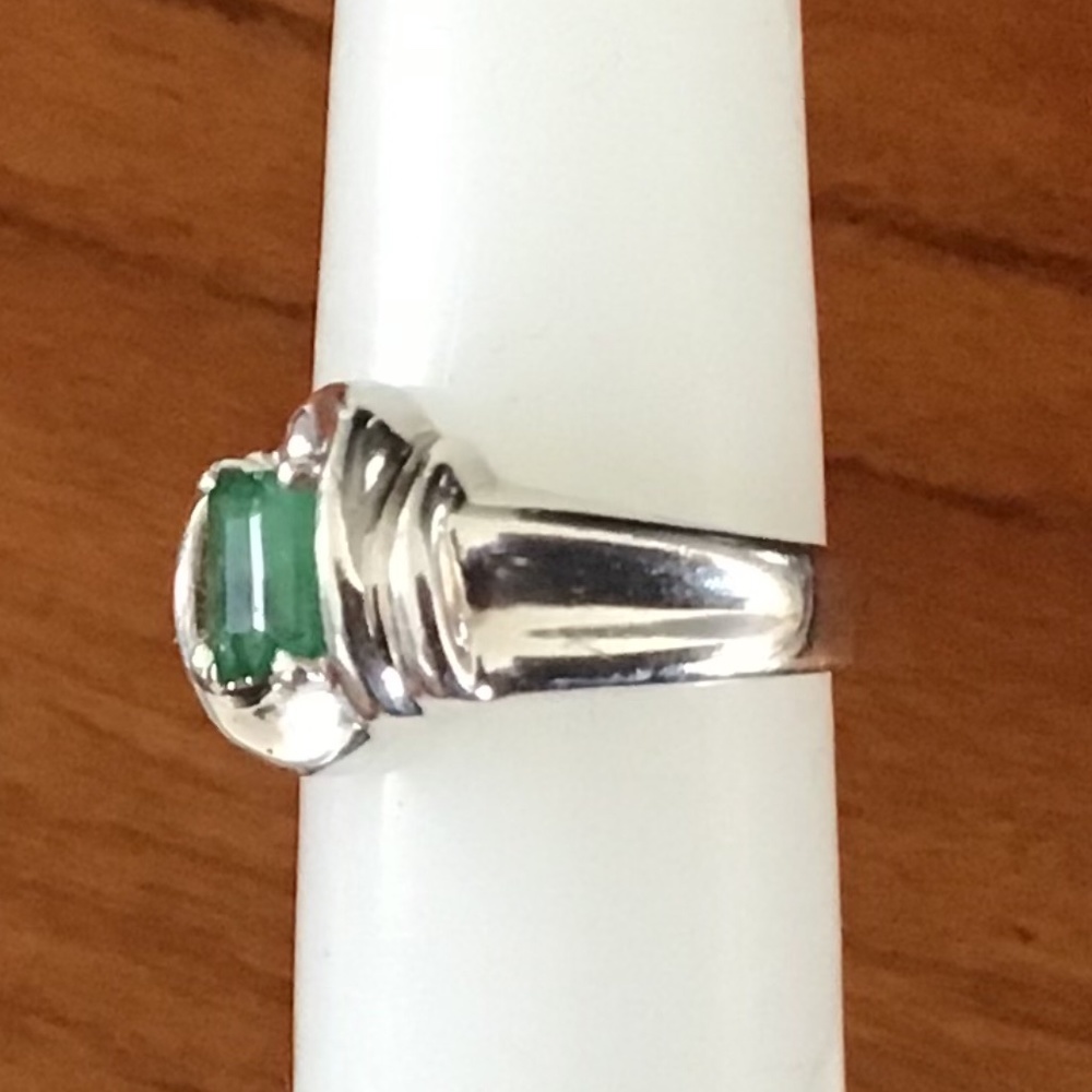 Vintage Ring Emerald & Sterling Silver Size 6 - Picture 10 of 10